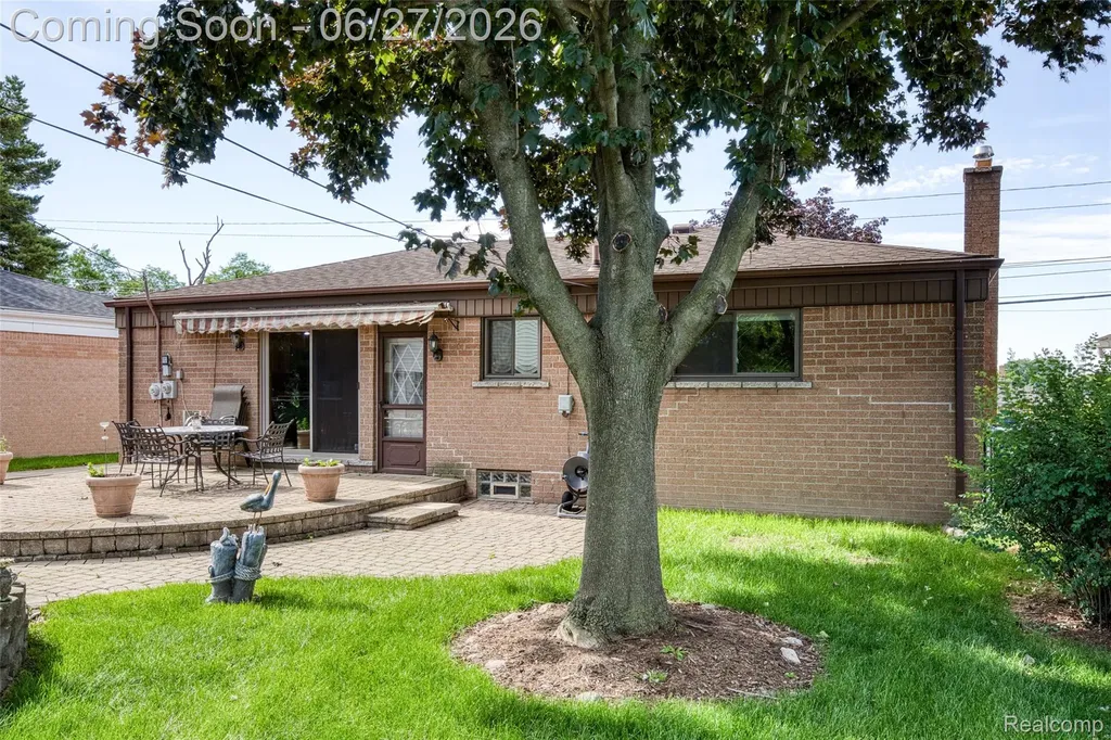 13533 Masonic Boulevard Warren City MI 48088