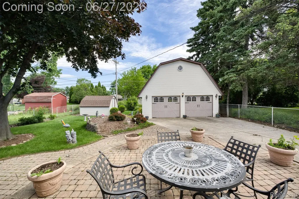 13533 Masonic Boulevard Warren City MI 48088