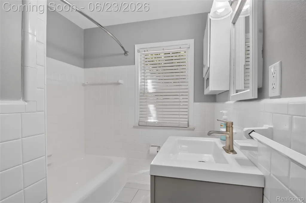 12972 Callender Street Southgate City MI 48195
