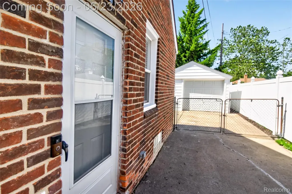 12972 Callender Street Southgate City MI 48195