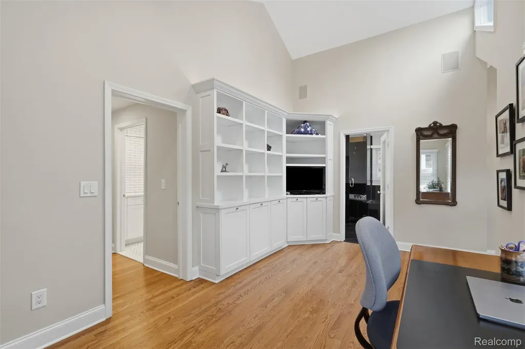 612 Brookside Avenue Birmingham City MI 48009