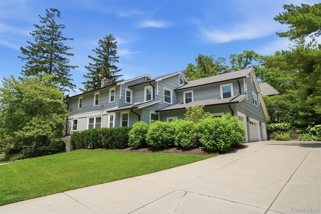 612 Brookside Avenue Birmingham City MI 48009