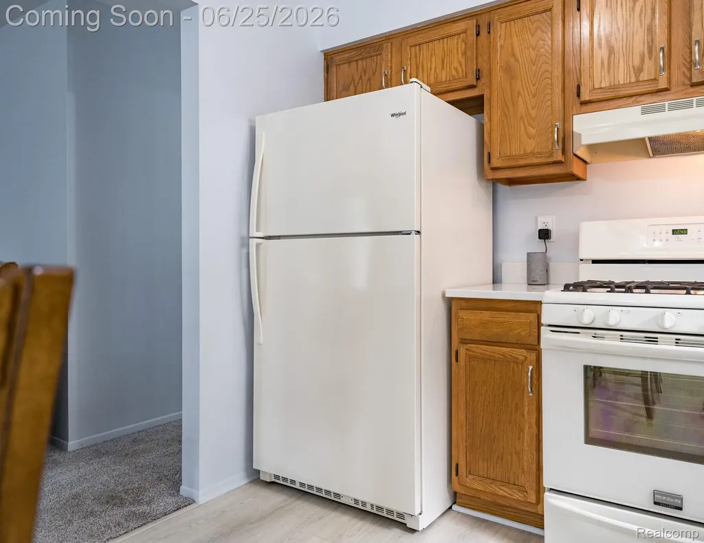 27860 Kaufman Street Roseville City MI 48066