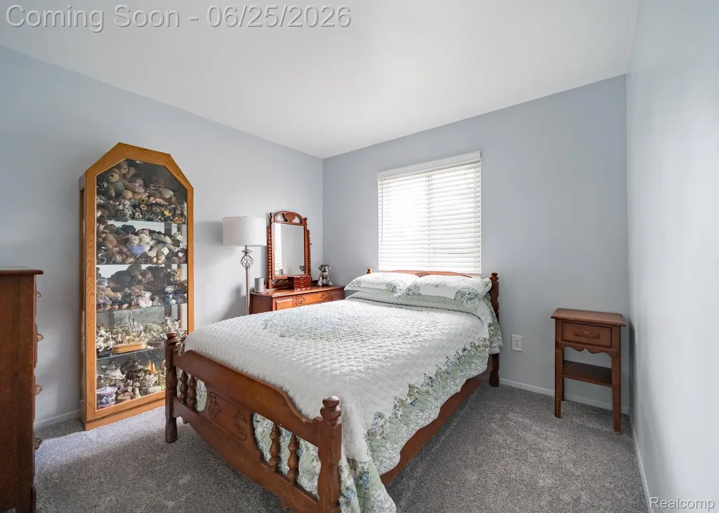 27860 Kaufman Street Roseville City MI 48066