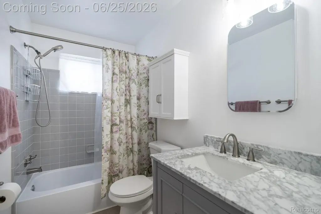 27860 Kaufman Street Roseville City MI 48066