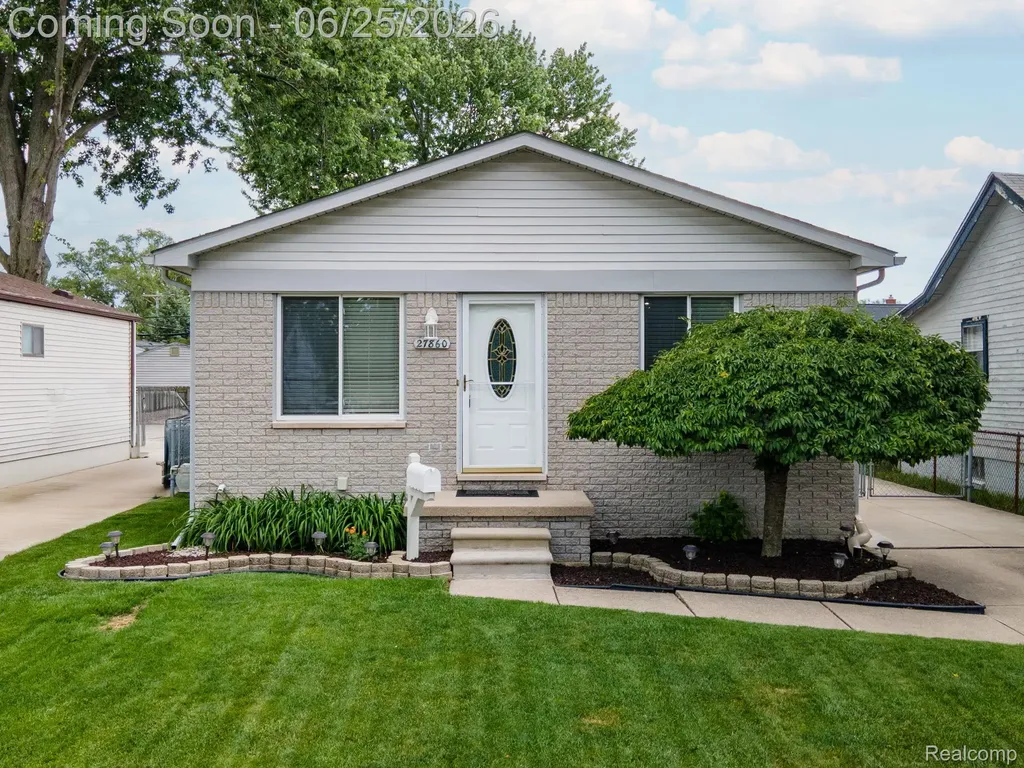 27860 Kaufman Street Roseville City MI 48066