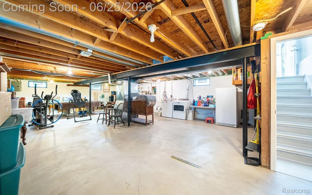 27860 Kaufman Street Roseville City MI 48066