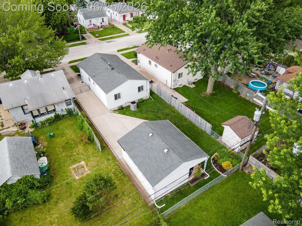 27860 Kaufman Street Roseville City MI 48066