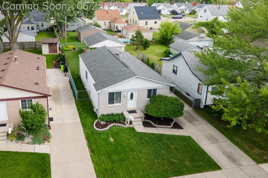 27860 Kaufman Street Roseville City MI 48066