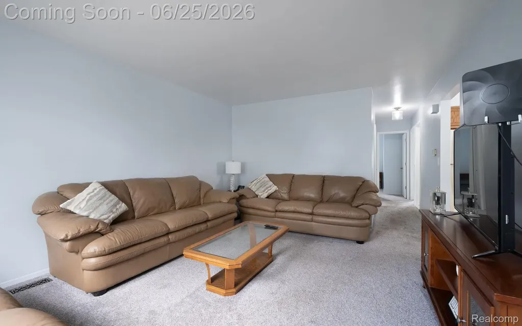 27860 Kaufman Street Roseville City MI 48066