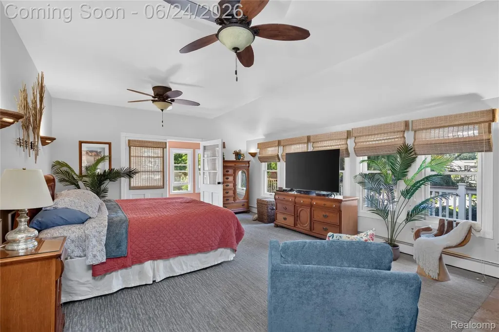 75 W Burdick Street Oxford Village MI 48371