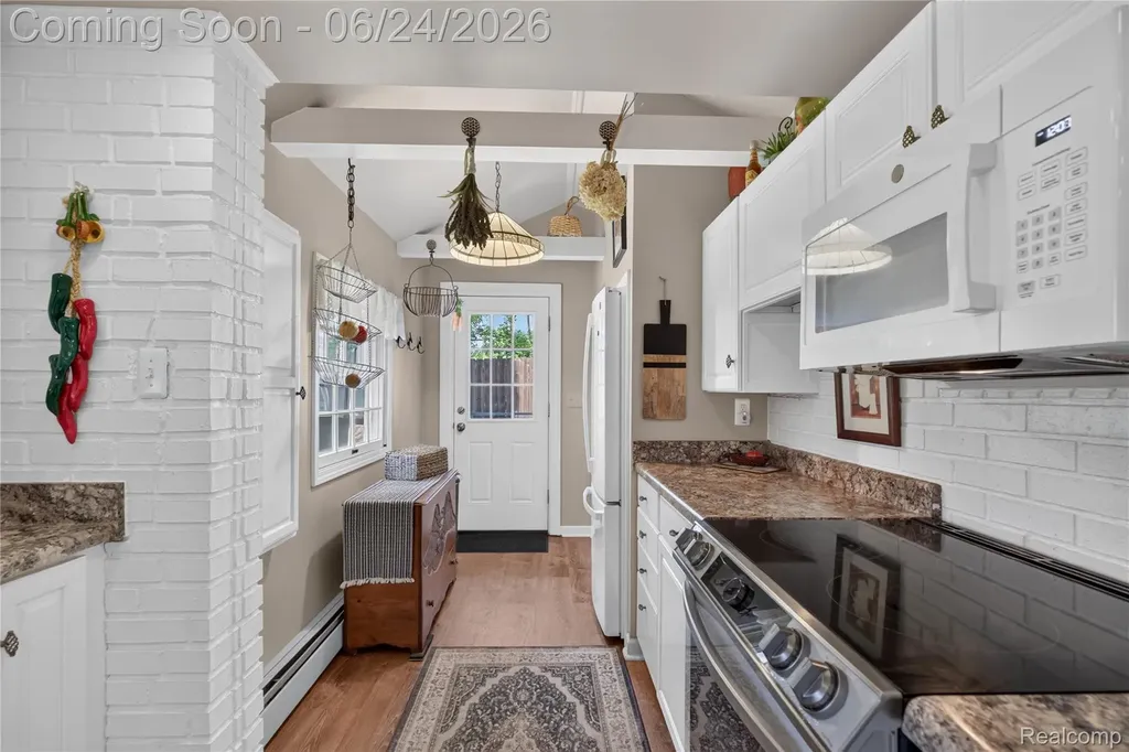 75 W Burdick Street Oxford Village MI 48371