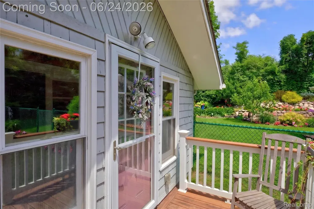 75 W Burdick Street Oxford Village MI 48371
