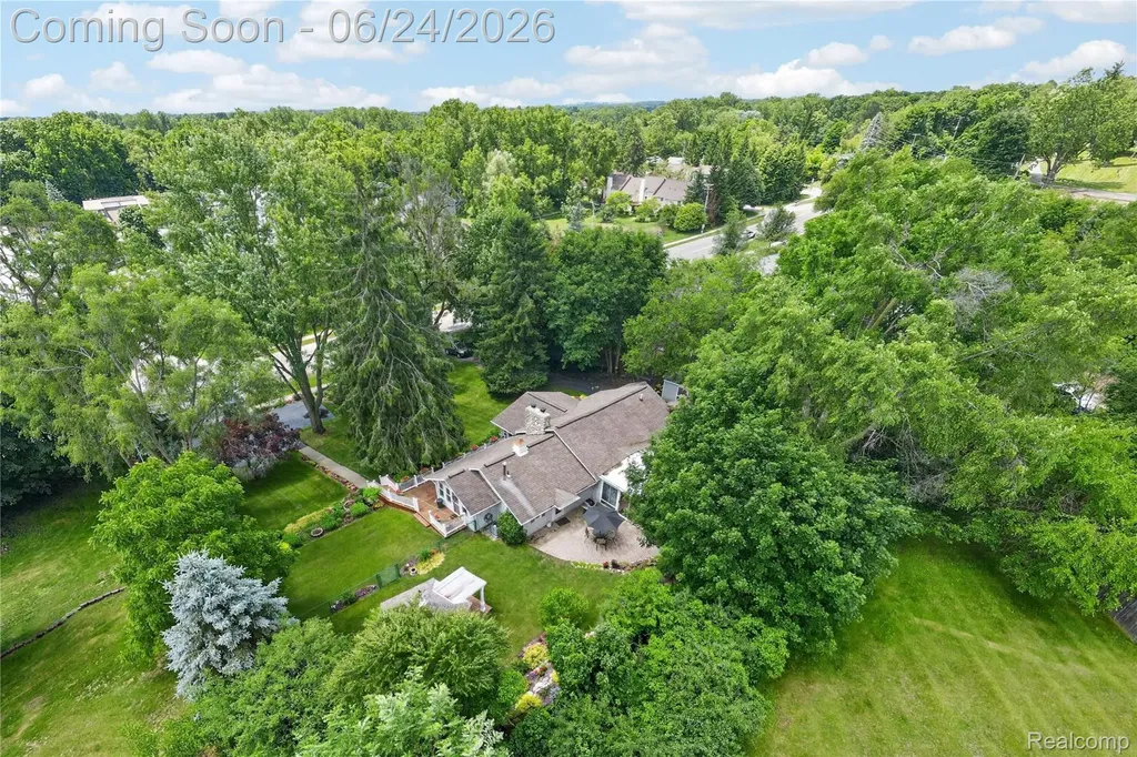 75 W Burdick Street Oxford Village MI 48371