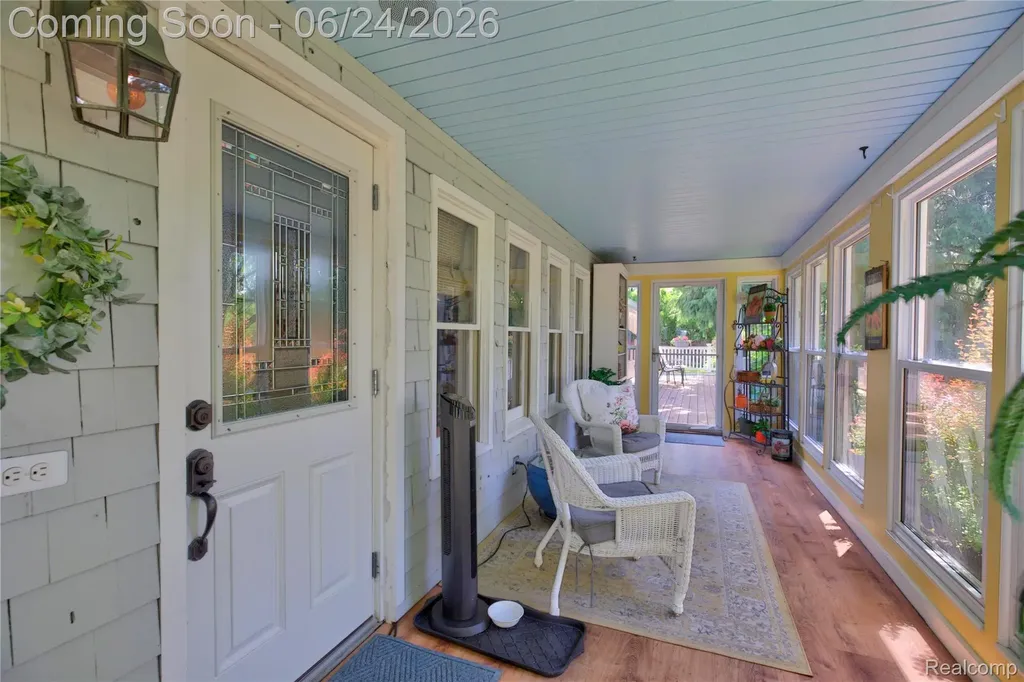 75 W Burdick Street Oxford Village MI 48371