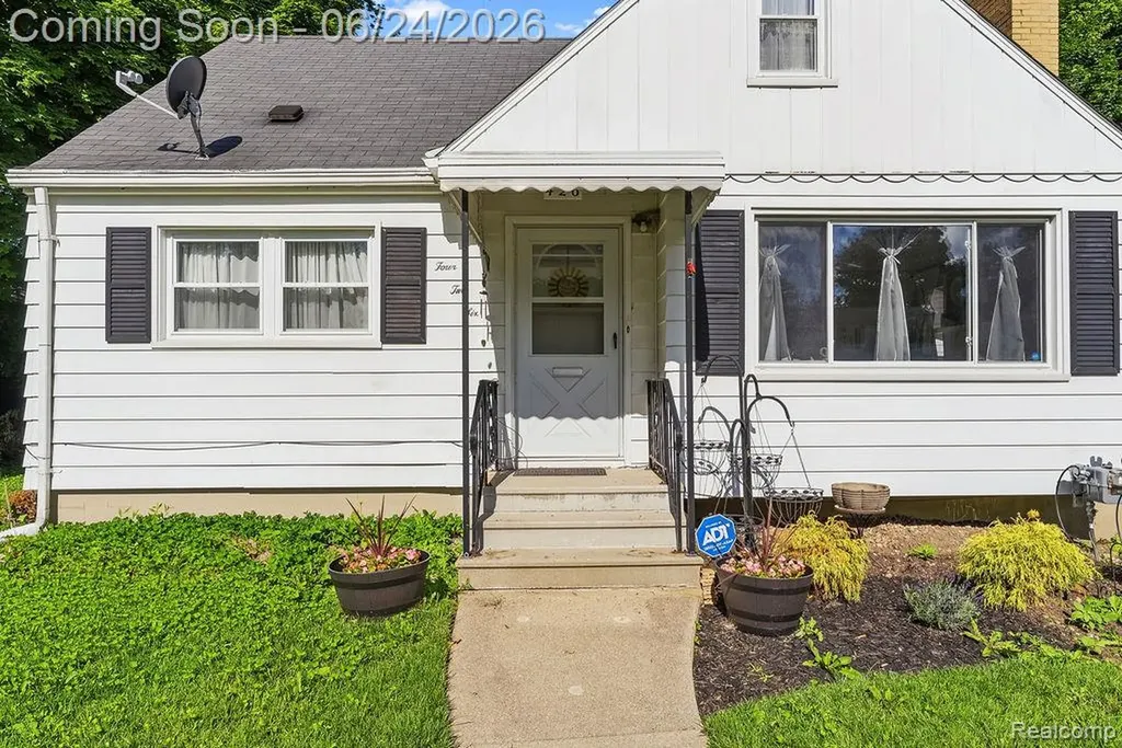 426 S Vernon Avenue Flint City MI 48503