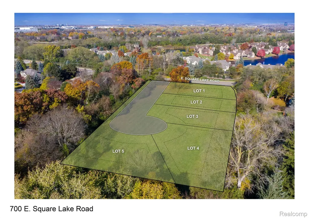700 E Square Lake Road Bloomfield Charter Township MI 48304