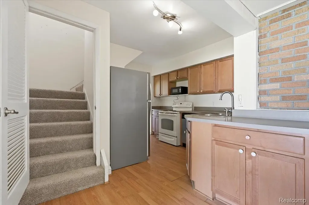 37 Ensley Street Oxford Village MI 48371