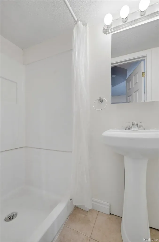 37 Ensley Street Oxford Village MI 48371