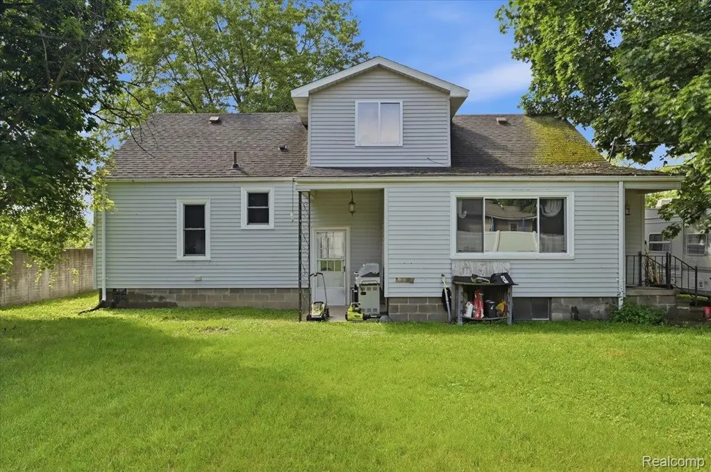 37 Ensley Street Oxford Village MI 48371
