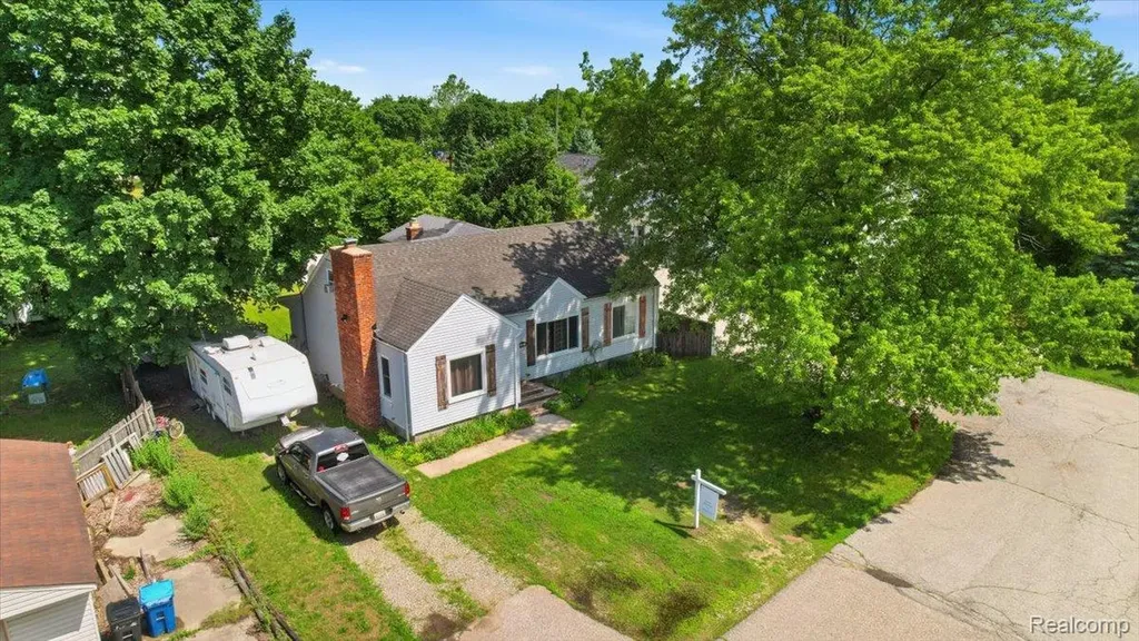37 Ensley Street Oxford Village MI 48371