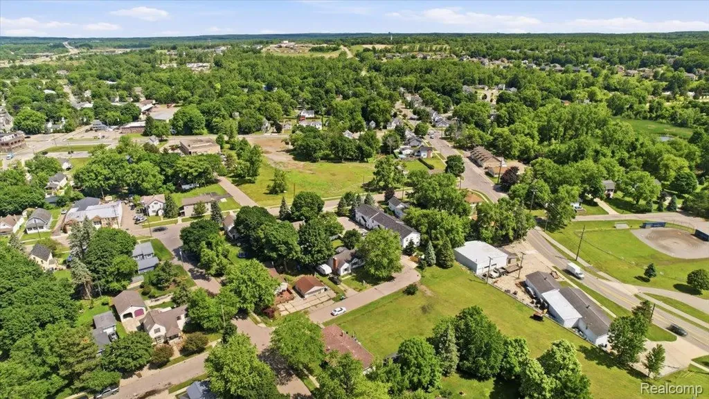 37 Ensley Street Oxford Village MI 48371