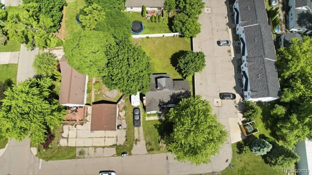 37 Ensley Street Oxford Village MI 48371