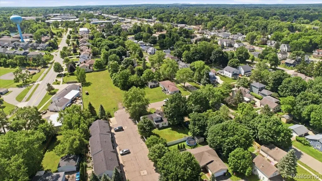 37 Ensley Street Oxford Village MI 48371