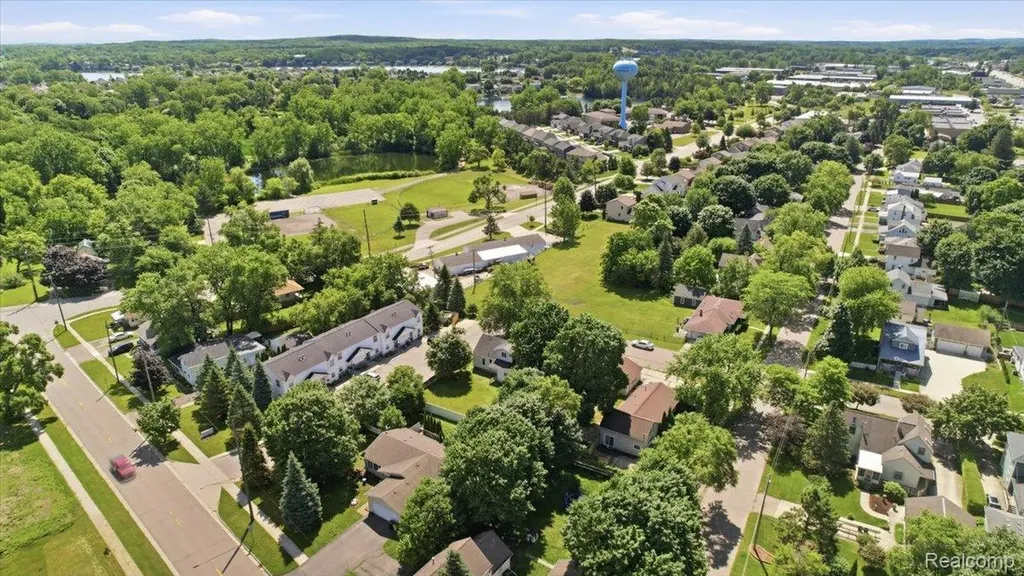37 Ensley Street Oxford Village MI 48371