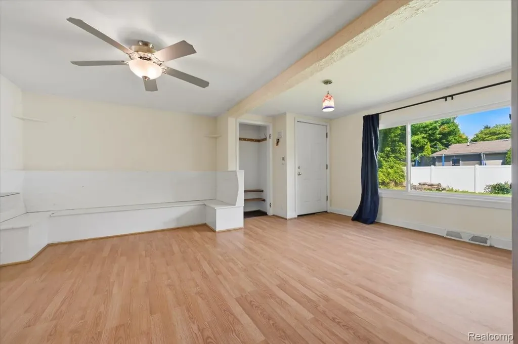 37 Ensley Street Oxford Village MI 48371