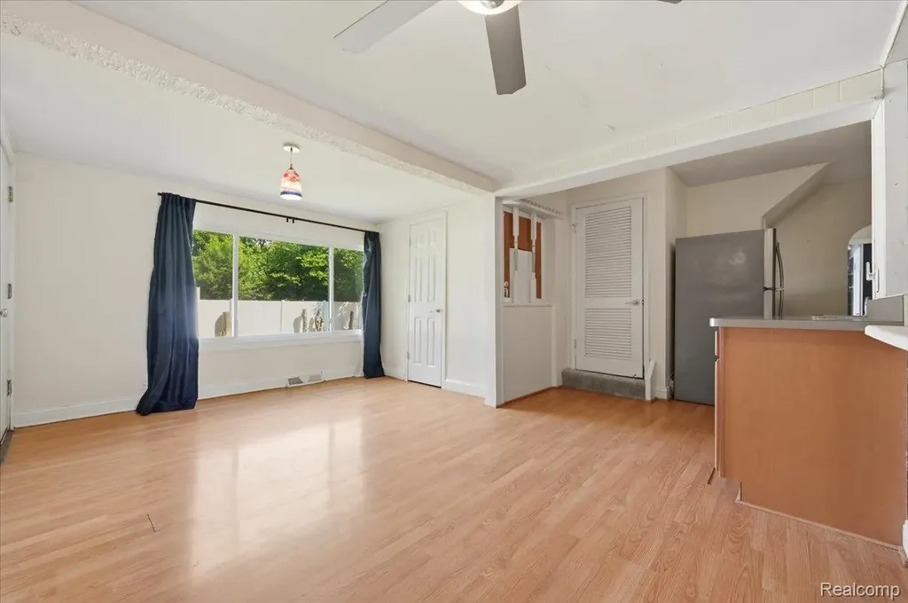 37 Ensley Street Oxford Village MI 48371