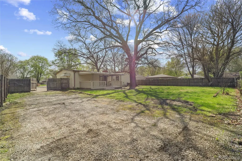 13744 Marvin Street Taylor City MI 48180