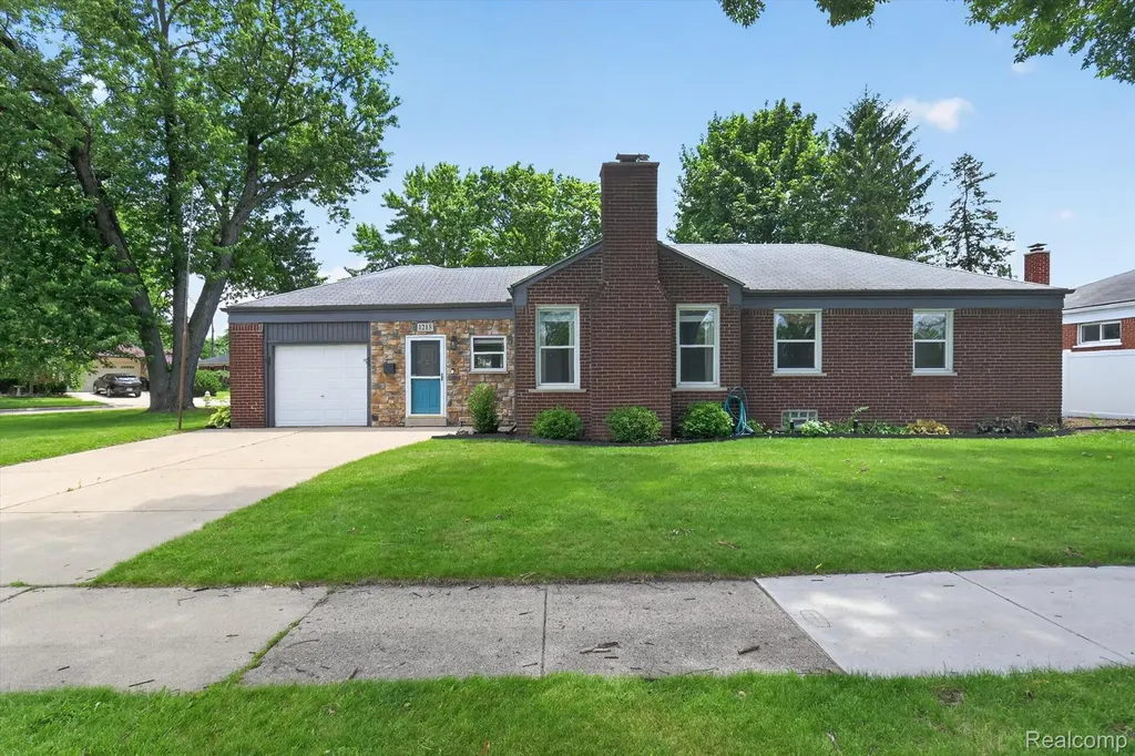 1215 Goddard Street Wyandotte City MI 48192