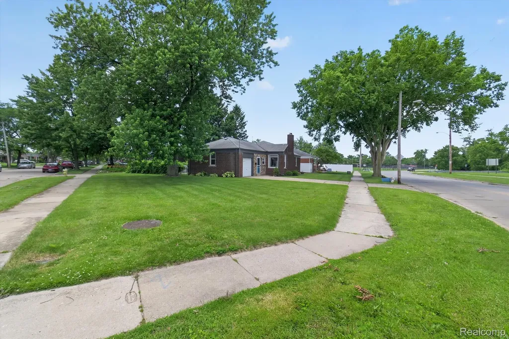 1215 Goddard Street Wyandotte City MI 48192