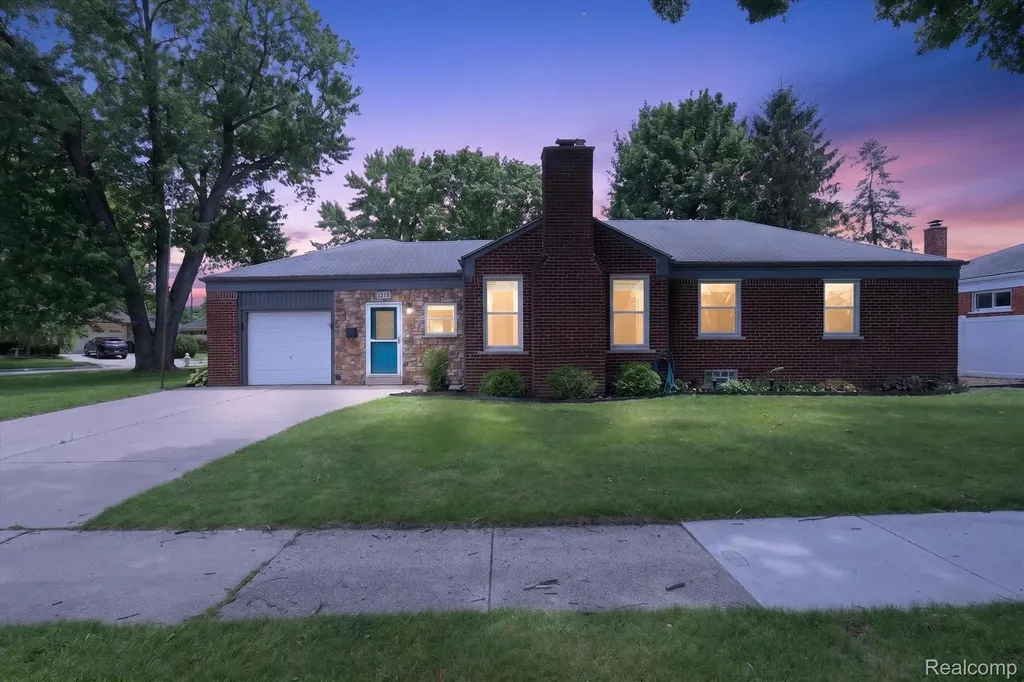 1215 Goddard Street Wyandotte City MI 48192