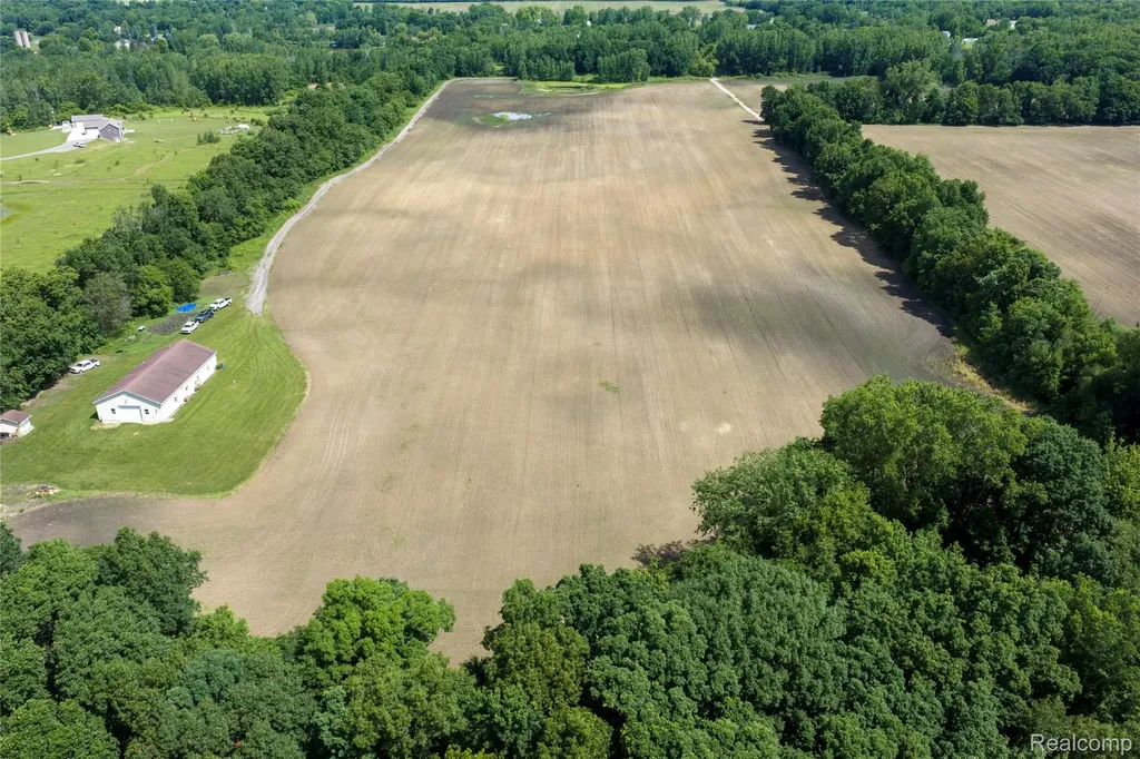 10069 Silver Lake Road Argentine Township MI 48451