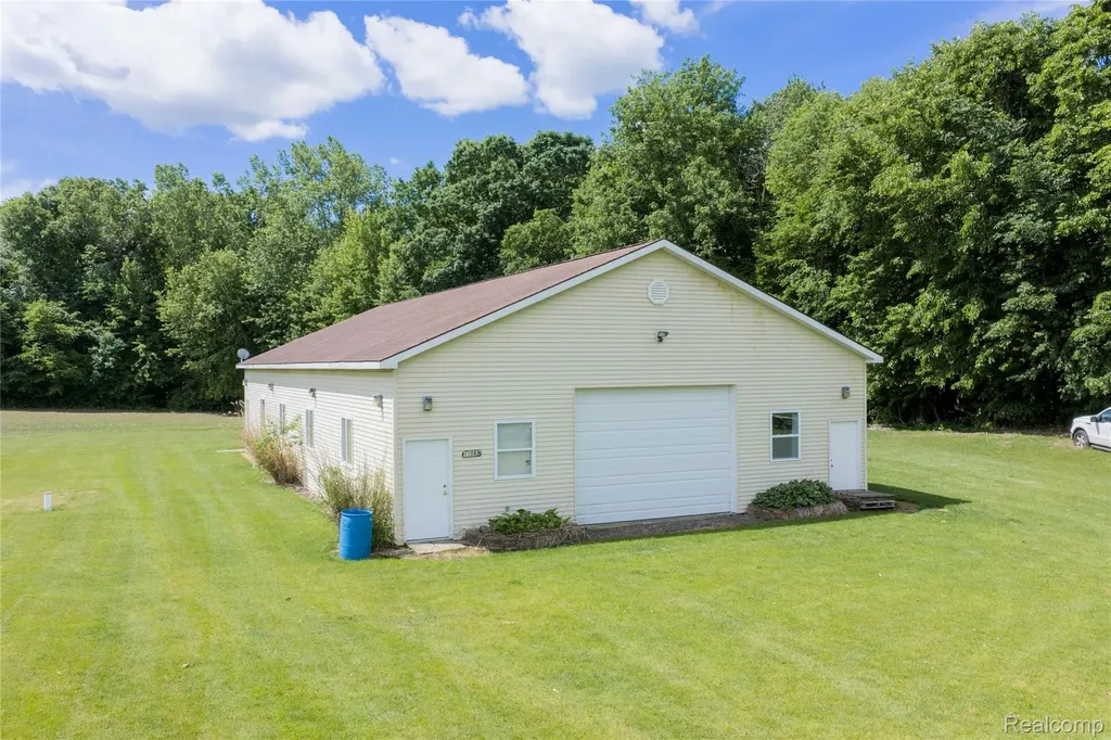 10069 Silver Lake Road Argentine Township MI 48451
