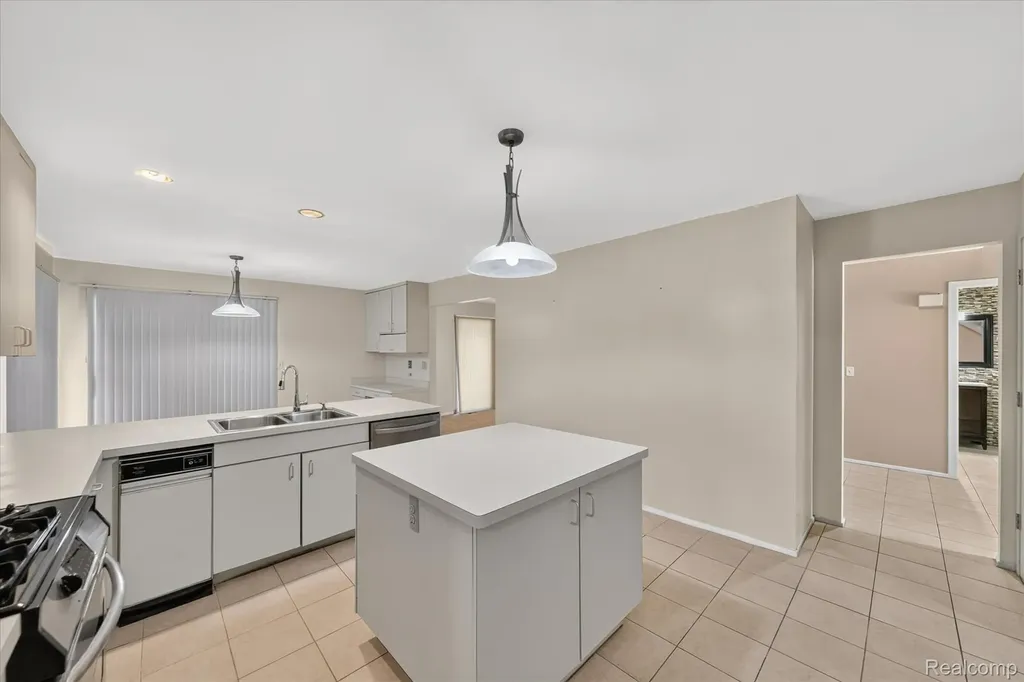 6153 Pickwood Drive West Bloomfield Charter Township MI 48322