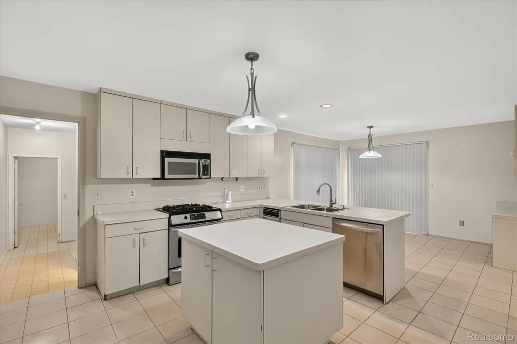 6153 Pickwood Drive West Bloomfield Charter Township MI 48322
