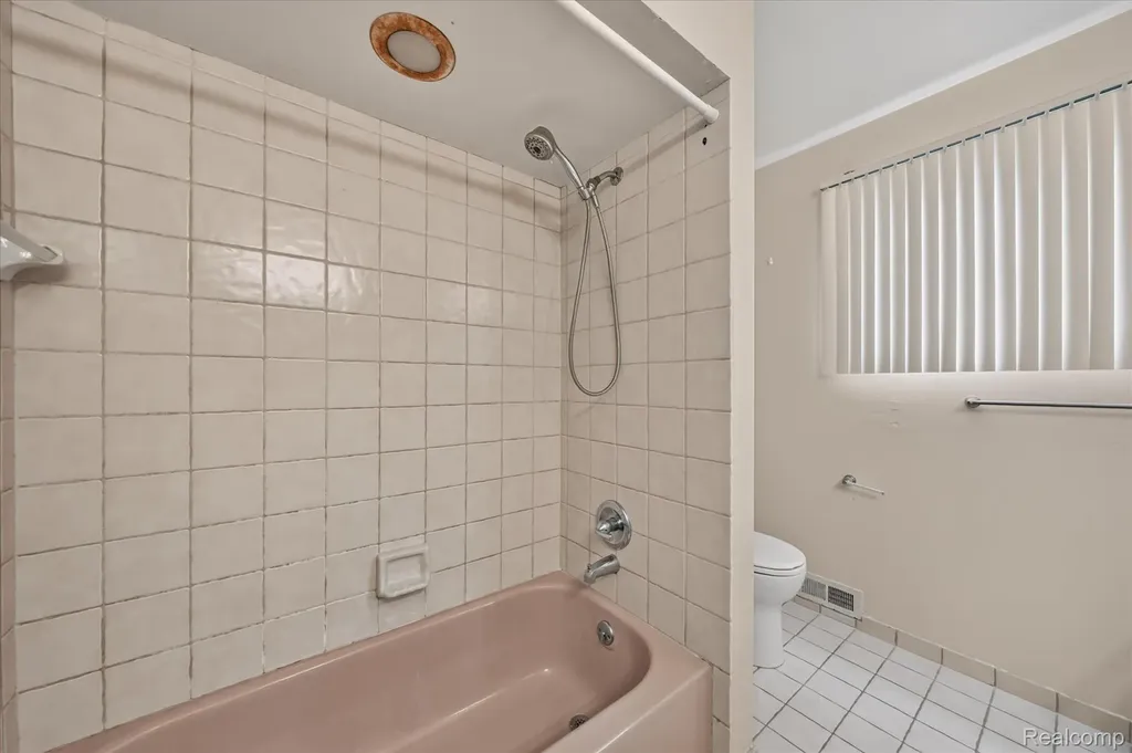 6153 Pickwood Drive West Bloomfield Charter Township MI 48322