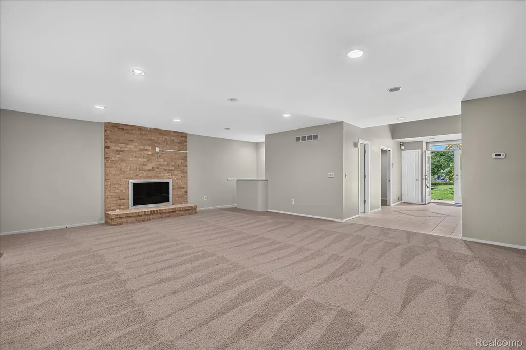 6153 Pickwood Drive West Bloomfield Charter Township MI 48322