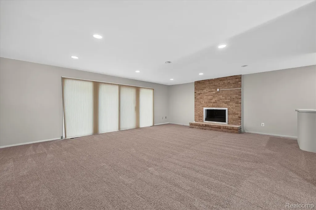 6153 Pickwood Drive West Bloomfield Charter Township MI 48322