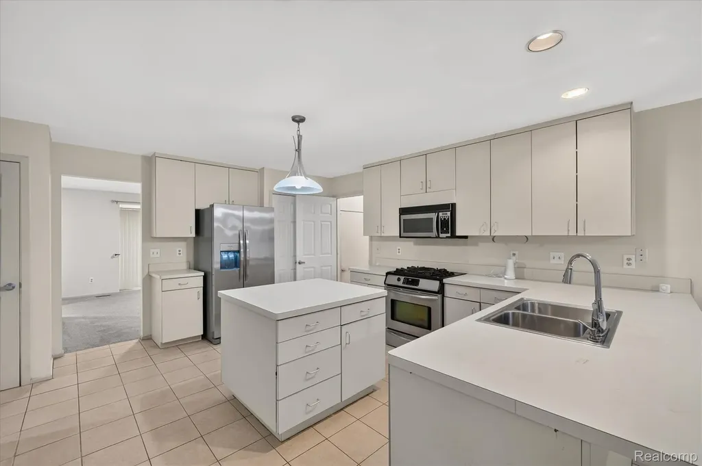 6153 Pickwood Drive West Bloomfield Charter Township MI 48322