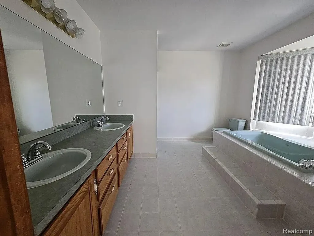 47630 Robins Nest Drive Shelby Charter Township MI 48315