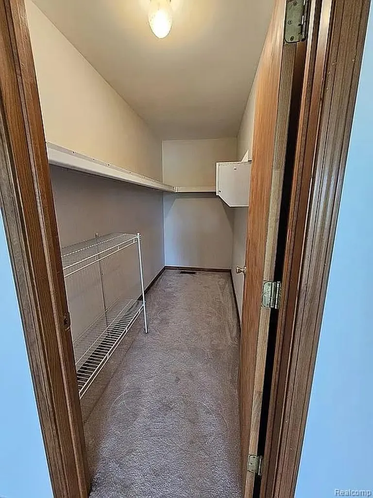 47630 Robins Nest Drive Shelby Charter Township MI 48315