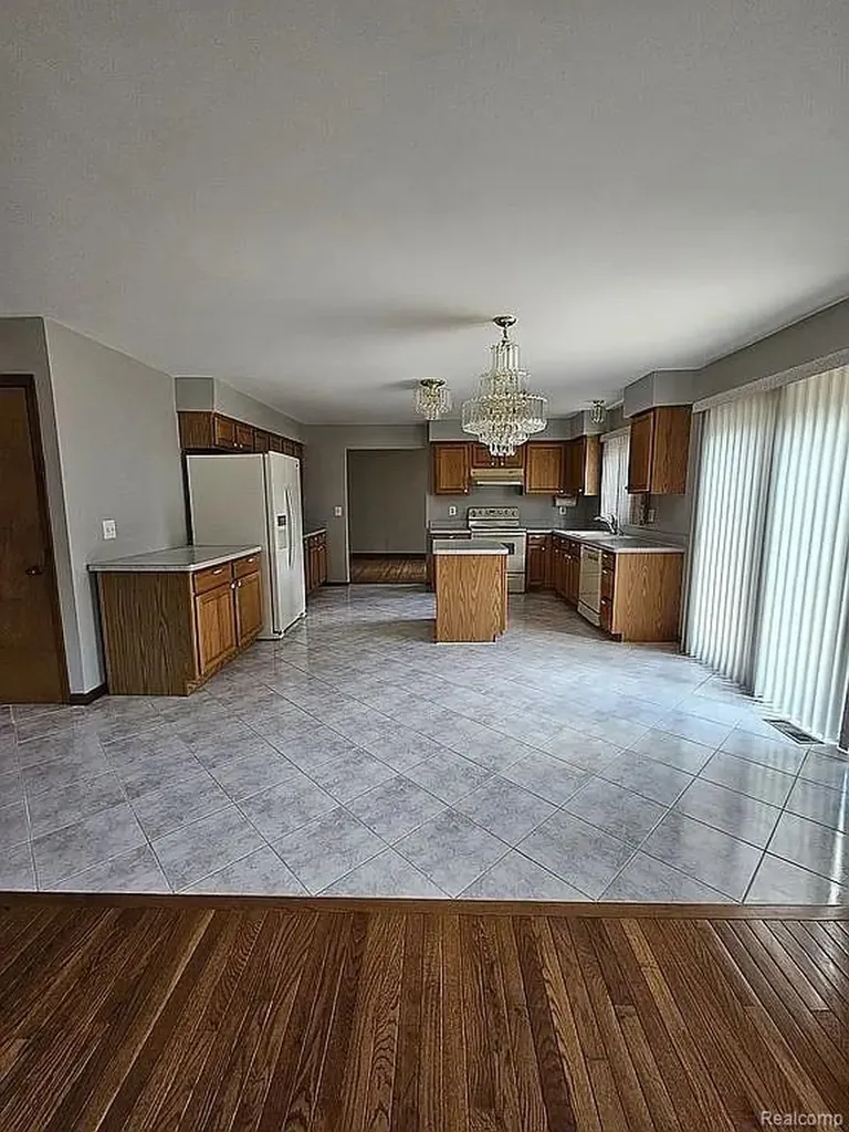 47630 Robins Nest Drive Shelby Charter Township MI 48315