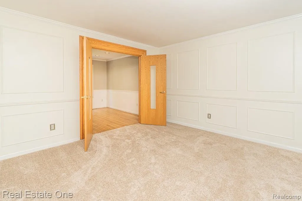1377 Barneswood Lane Rochester Hills City MI 48306