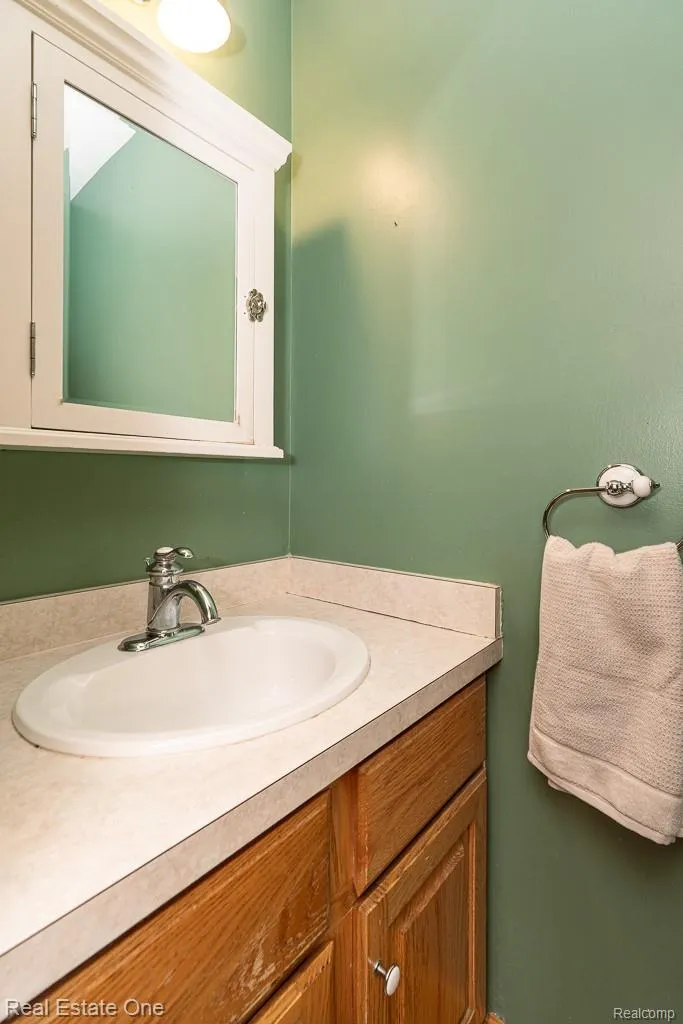 1377 Barneswood Lane Rochester Hills City MI 48306