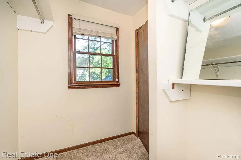 1377 Barneswood Lane Rochester Hills City MI 48306