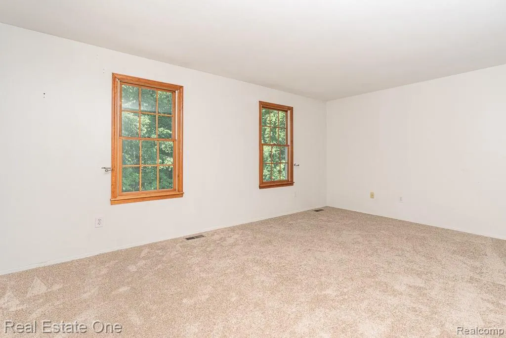 1377 Barneswood Lane Rochester Hills City MI 48306
